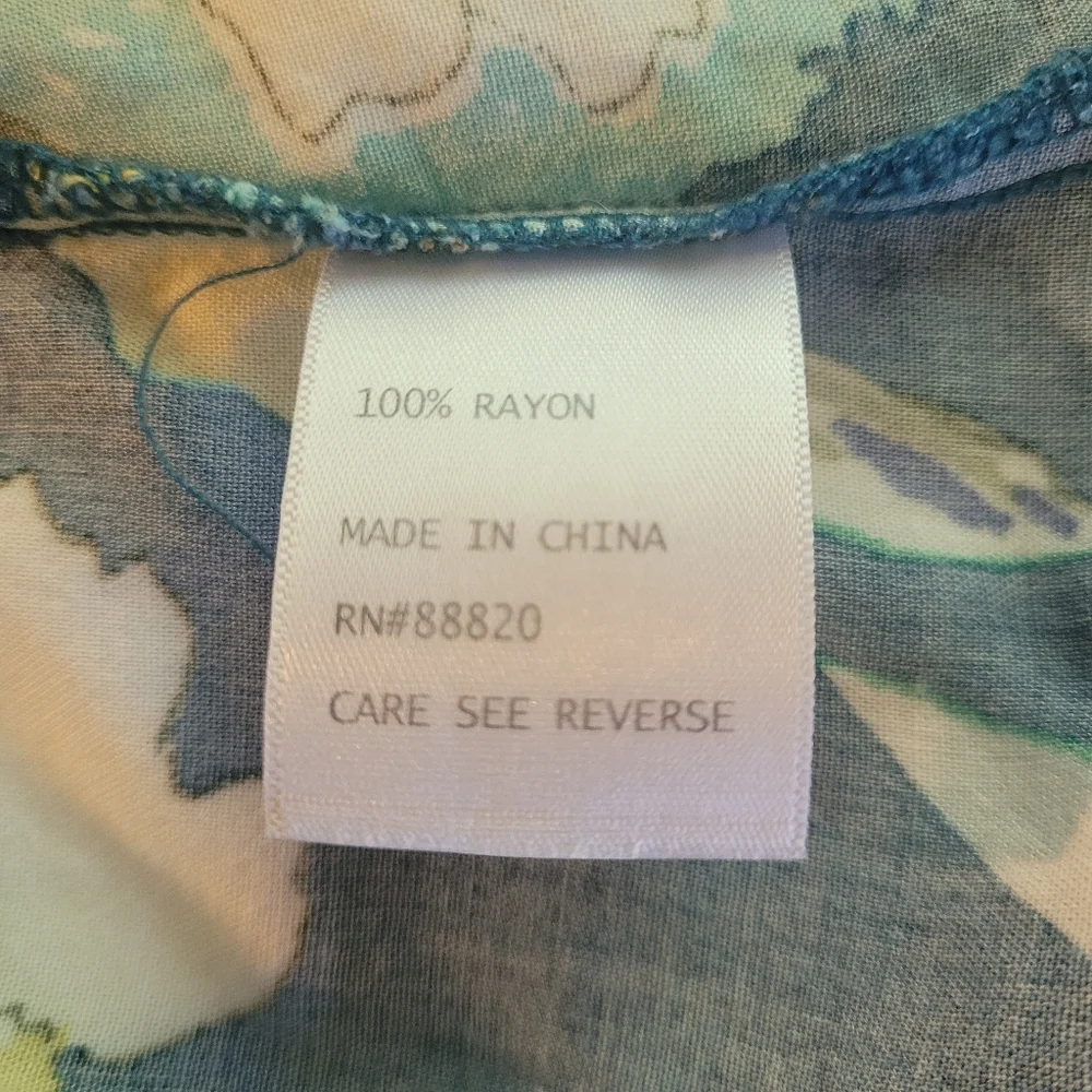 Ava Christine Women's Short Sleeve Hi-Lo Top. Size S - Picture 5 of 6